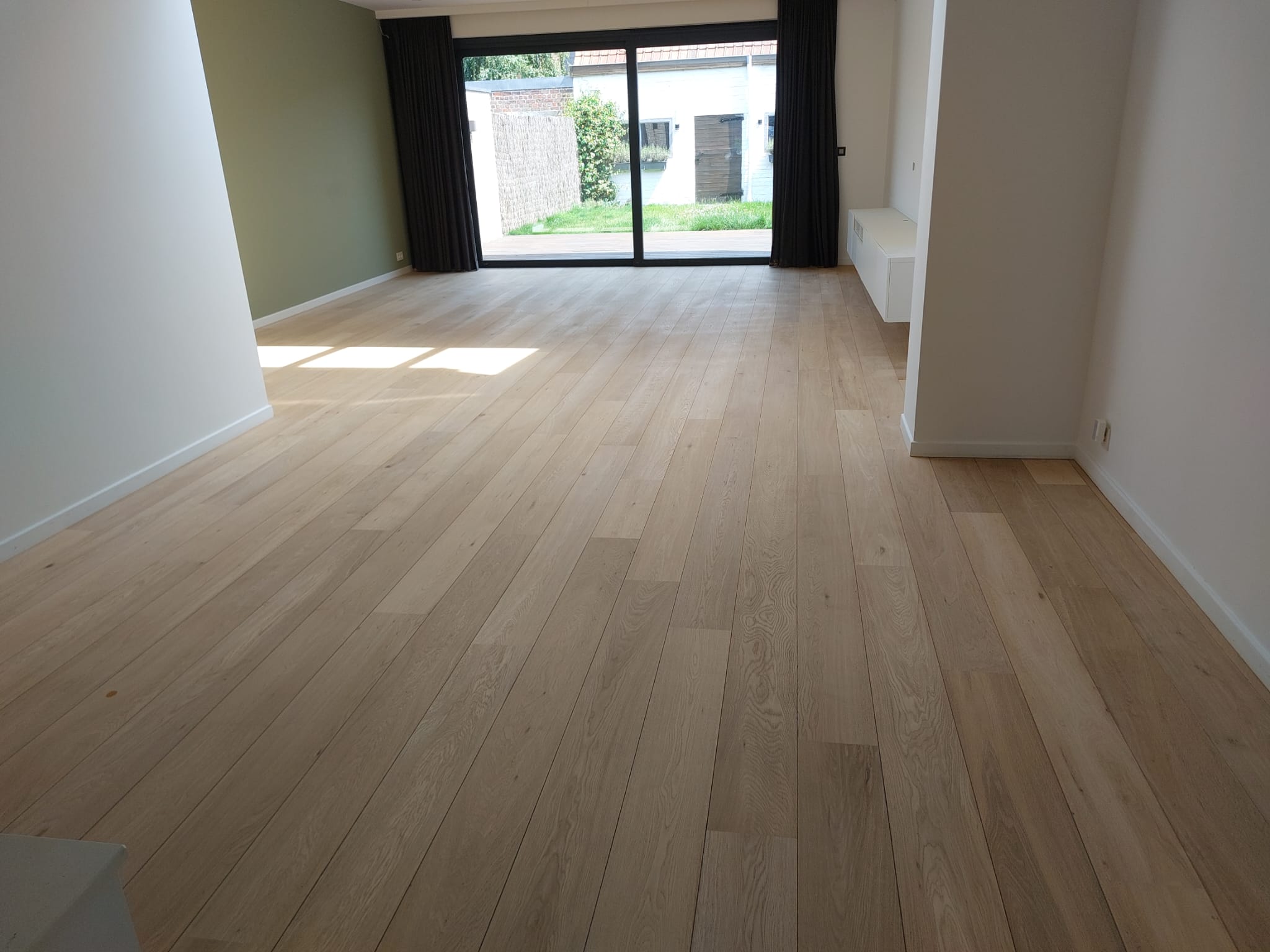 Lichte parketvloer geplaatst door PUUR Parket